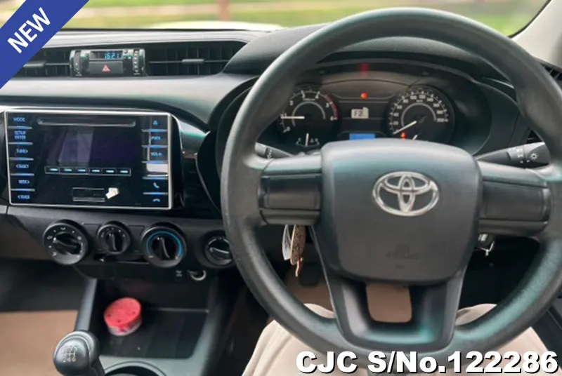 Toyota Hilux in White for Sale Image 3