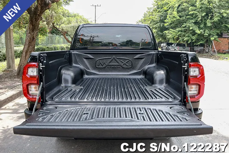 Toyota Hilux in Black for Sale Image 8