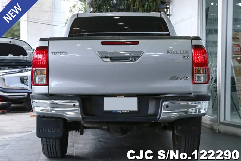 Toyota Hilux in Gray for Sale Image 3