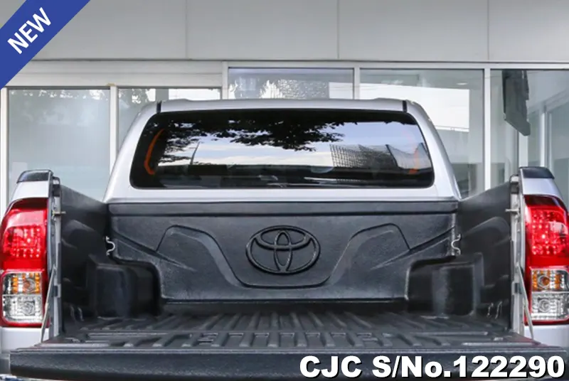 Toyota Hilux in Gray for Sale Image 4