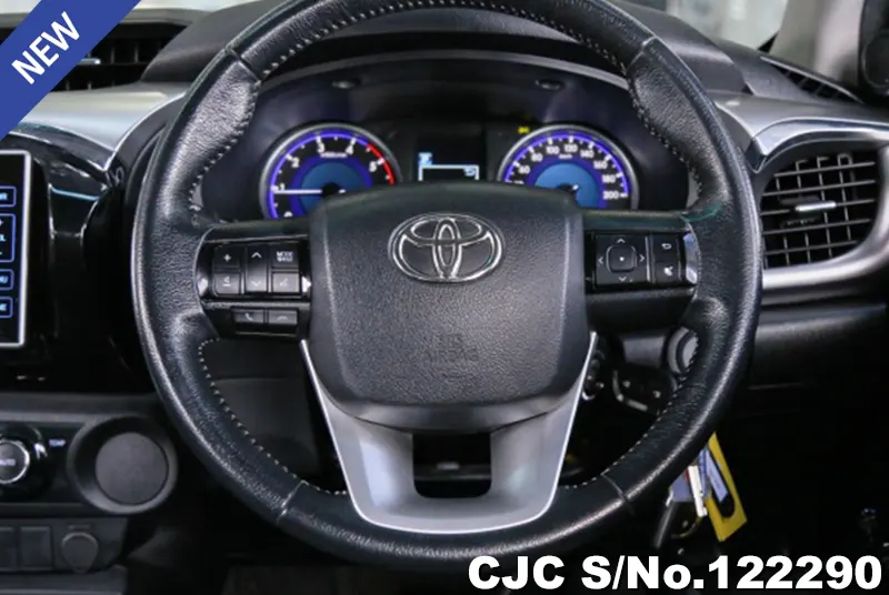 Toyota Hilux in Gray for Sale Image 8