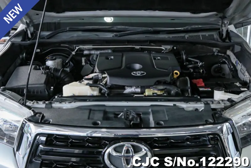 Toyota Hilux in Gray for Sale Image 12