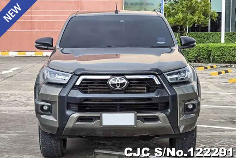 Toyota Hilux in Oxide Bronze Metallic for Sale Image 4