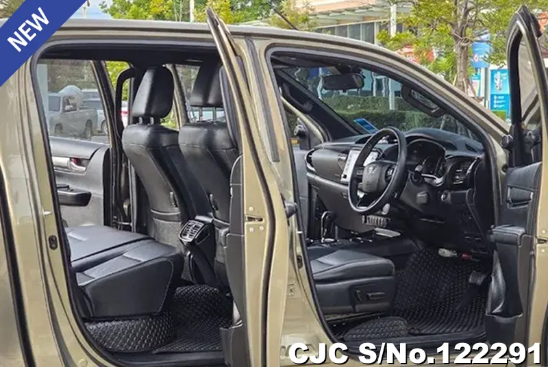 Toyota Hilux in Oxide Bronze Metallic for Sale Image 11