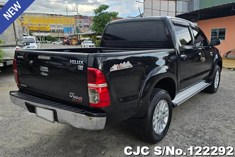 Toyota Hilux in Black for Sale Image 2