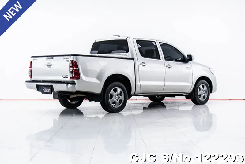 Toyota Hilux in Gray for Sale Image 1