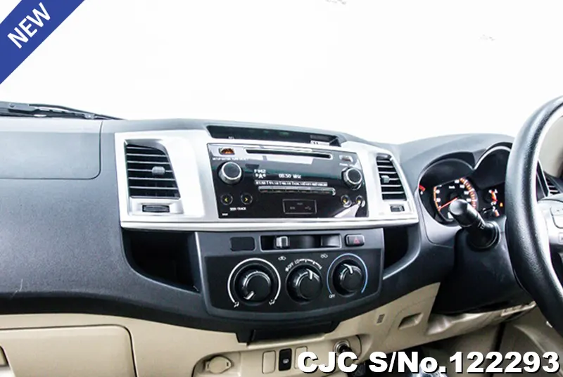 Toyota Hilux in Gray for Sale Image 12