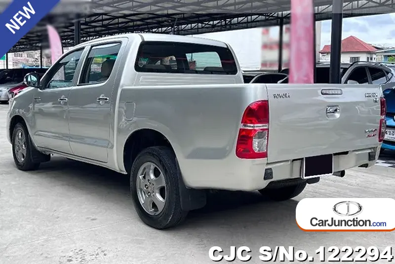 Toyota Hilux in Gray for Sale Image 1