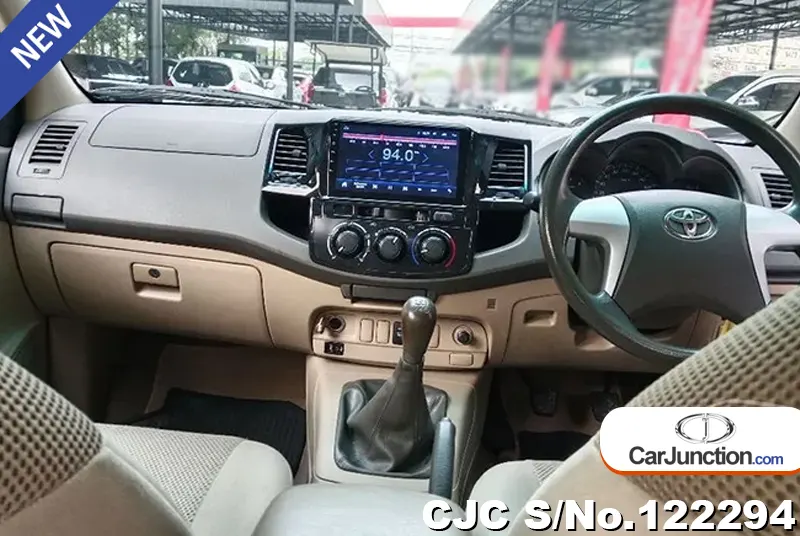 Toyota Hilux in Gray for Sale Image 7