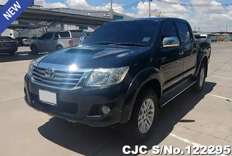 Toyota Hilux in Black for Sale Image 2