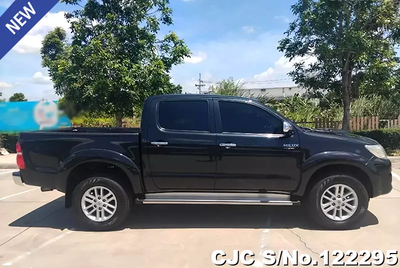 Toyota Hilux in Black for Sale Image 5
