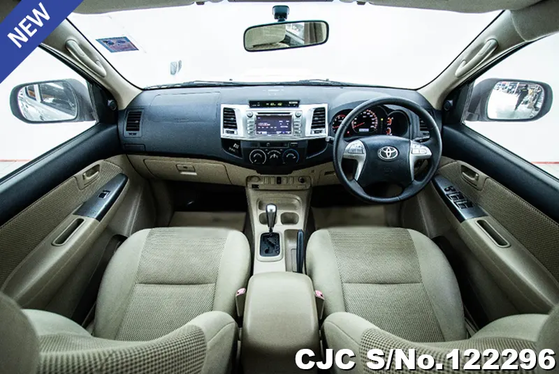 Toyota Hilux in White for Sale Image 6