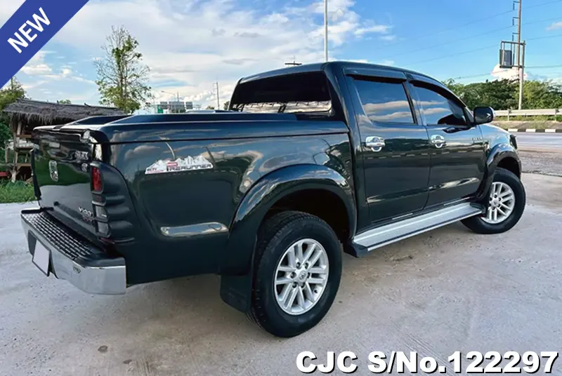 Toyota Hilux in Black for Sale Image 2