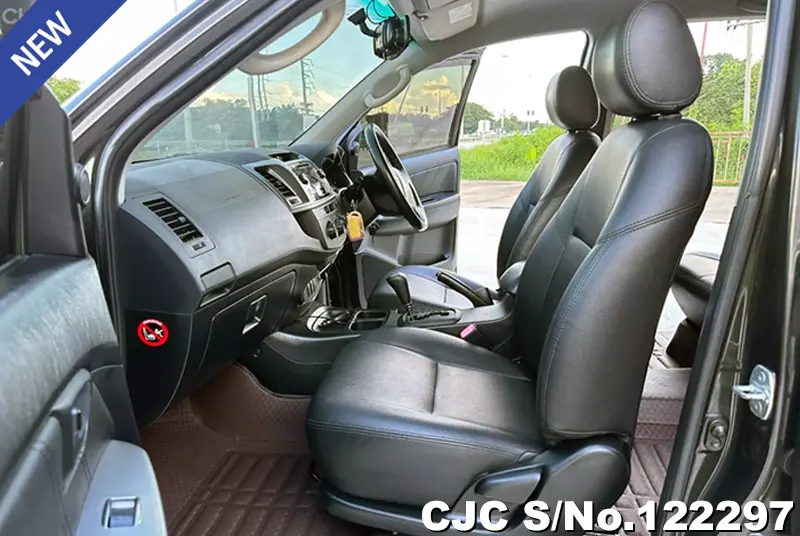 Toyota Hilux in Black for Sale Image 8