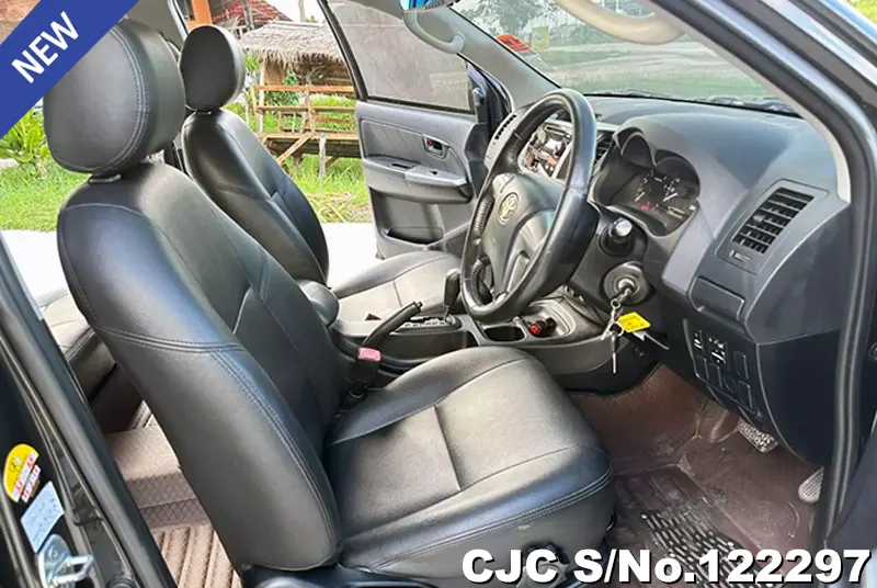 Toyota Hilux in Black for Sale Image 9
