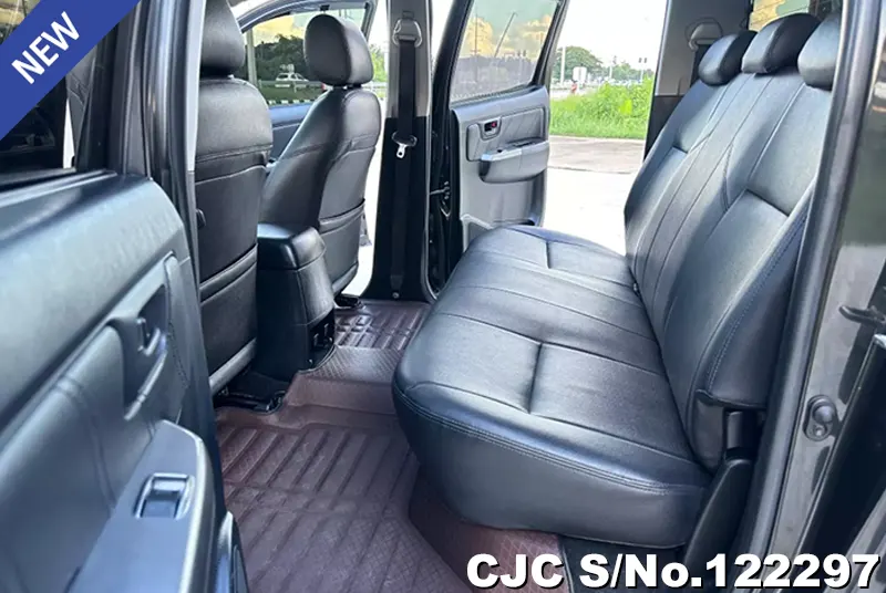 Toyota Hilux in Black for Sale Image 12
