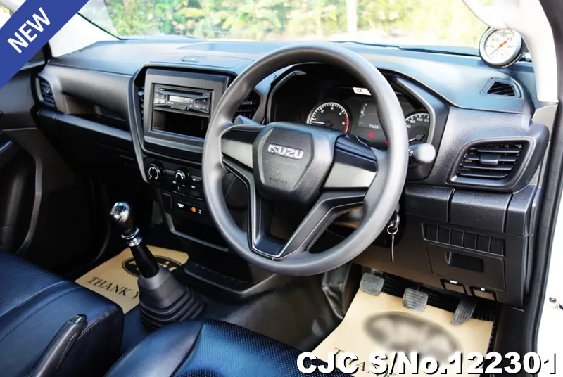 Isuzu D-Max in White for Sale Image 8