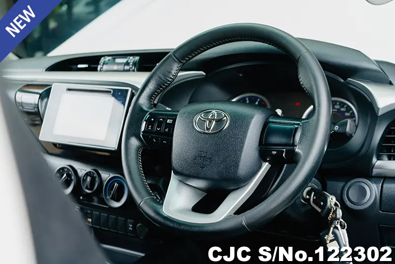 Toyota Hilux in White for Sale Image 11