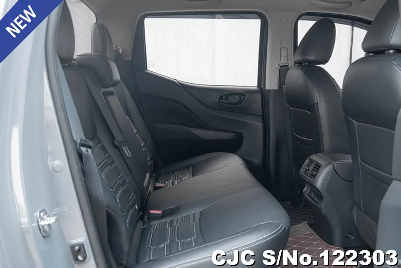Nissan Navara in Gray for Sale Image 11
