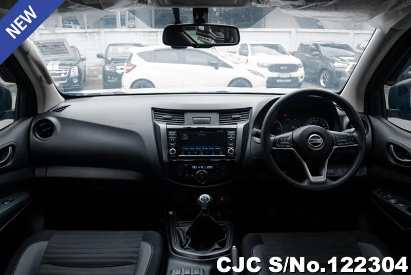 Nissan Navara in Gray for Sale Image 8