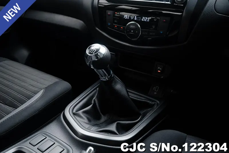 Nissan Navara in Gray for Sale Image 15