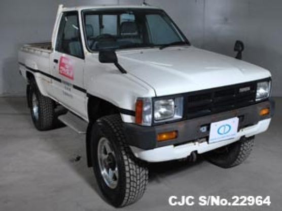 1986 Toyota / Hilux Stock No. 22964