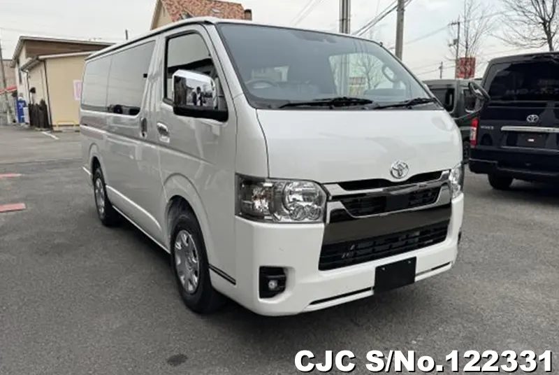 Toyota / Hiace 2024