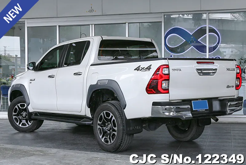 Toyota Hilux in White for Sale Image 1