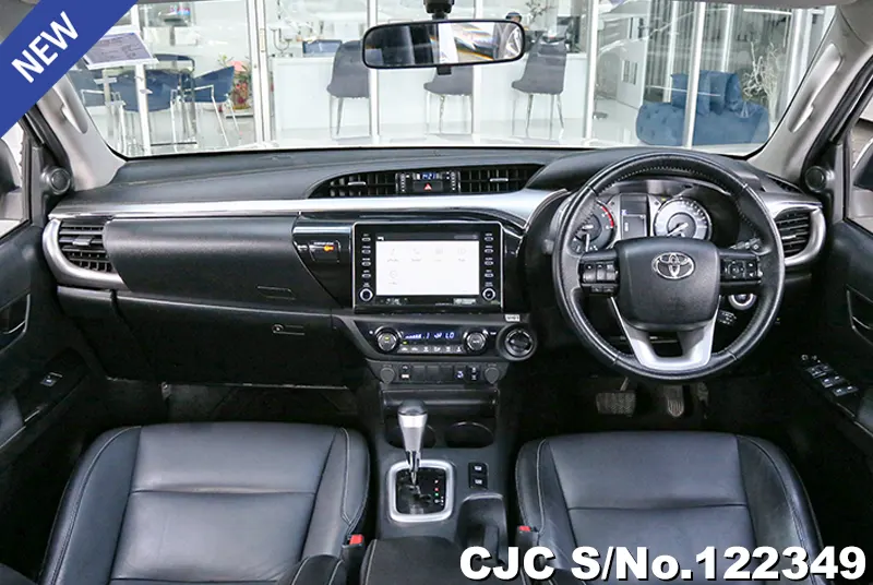 Toyota Hilux in White for Sale Image 4