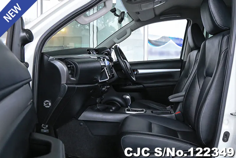 Toyota Hilux in White for Sale Image 6