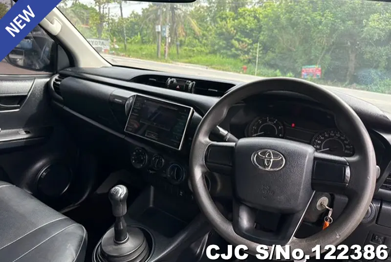 Toyota Hilux in Silver for Sale Image 7