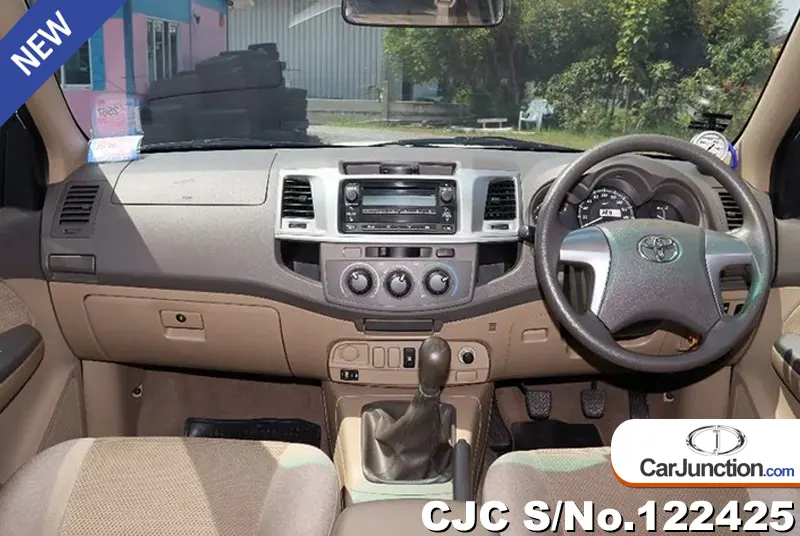 Toyota Hilux in White for Sale Image 6