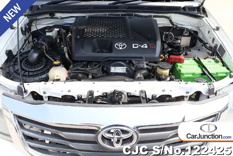 Toyota Hilux in White for Sale Image 13