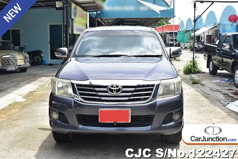 Toyota Hilux in Gray for Sale Image 3