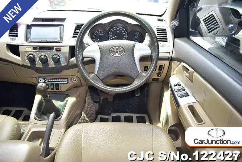 Toyota Hilux in Gray for Sale Image 9