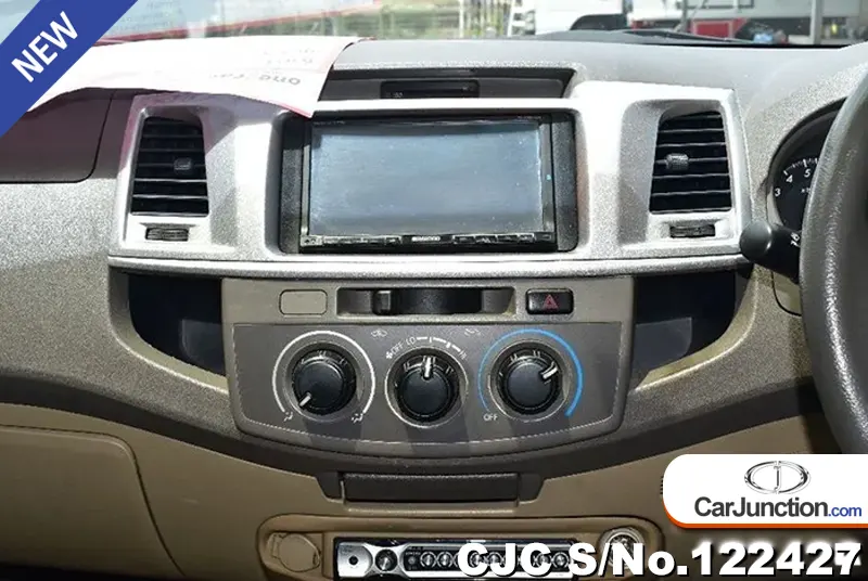 Toyota Hilux in Gray for Sale Image 10