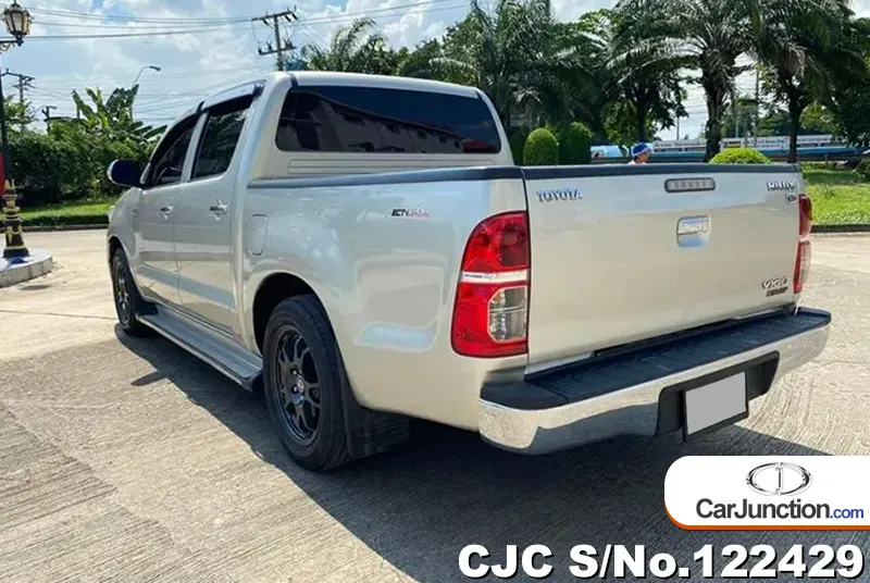 Toyota Hilux in Gray for Sale Image 1