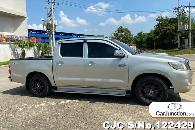 Toyota Hilux in Gray for Sale Image 6