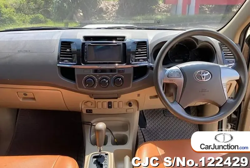 Toyota Hilux in Gray for Sale Image 8