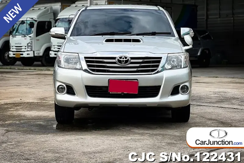 Toyota Hilux in Silver for Sale Image 4
