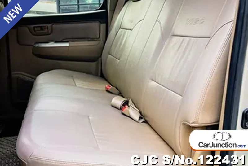 Toyota Hilux in Silver for Sale Image 12