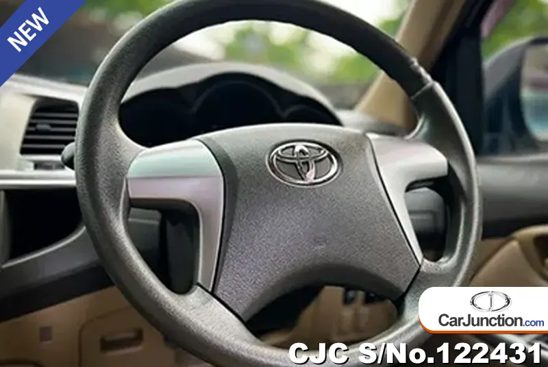 Toyota Hilux in Silver for Sale Image 13