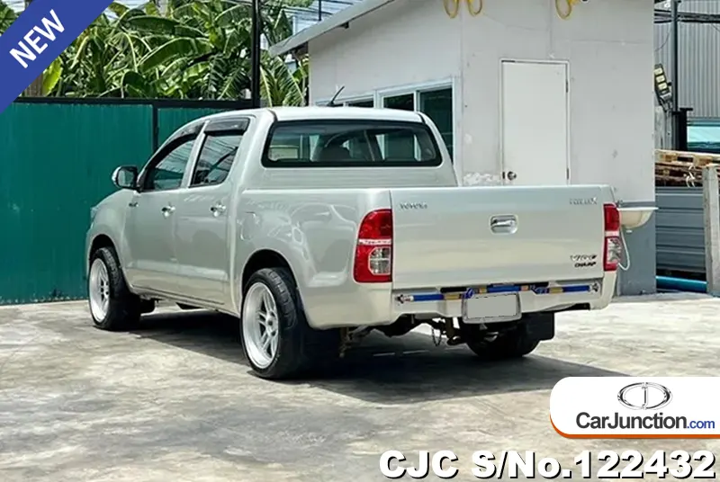Toyota Hilux in Gray for Sale Image 1
