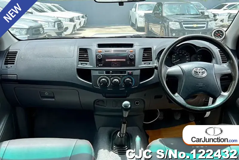 Toyota Hilux in Gray for Sale Image 6