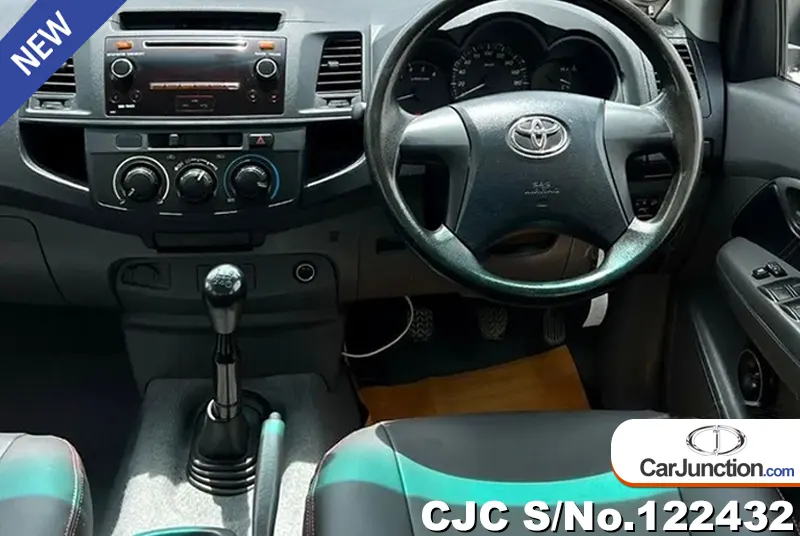 Toyota Hilux in Gray for Sale Image 11