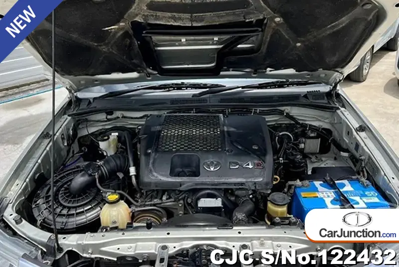 Toyota Hilux in Gray for Sale Image 12