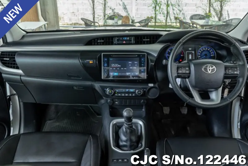 Toyota Hilux in White for Sale Image 4