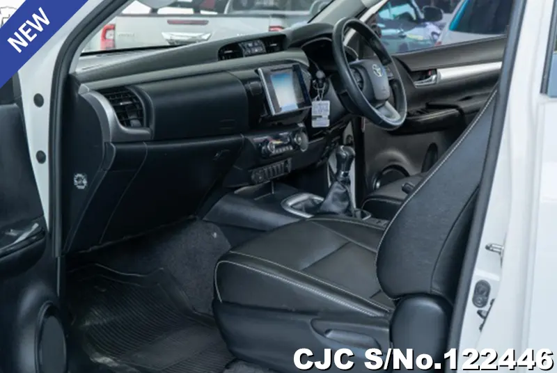 Toyota Hilux in White for Sale Image 6