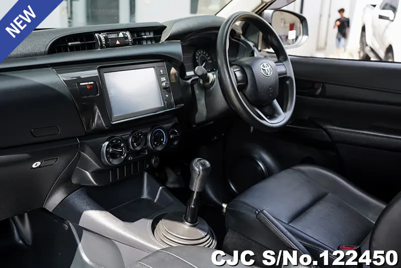 Toyota Hilux in Gray for Sale Image 11