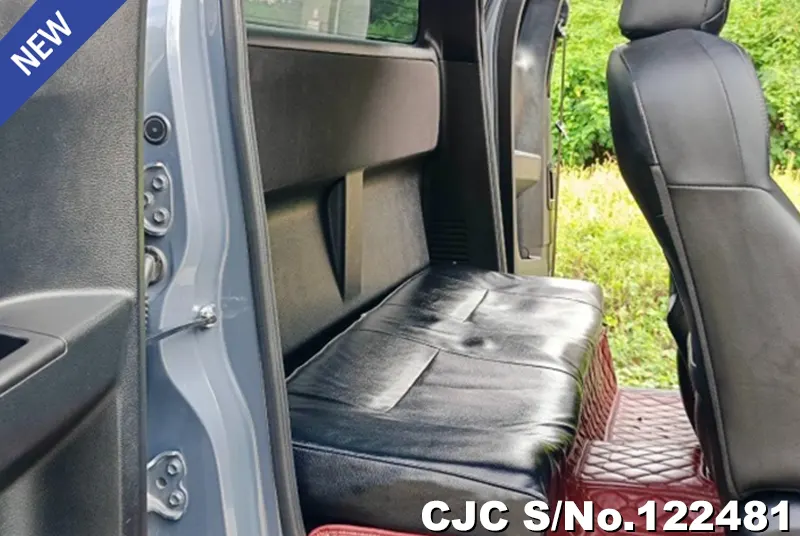 Isuzu D-Max in Gray for Sale Image 8